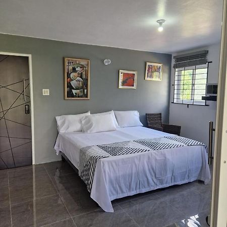Hotel Boonoonoonous Kingston Esterno foto